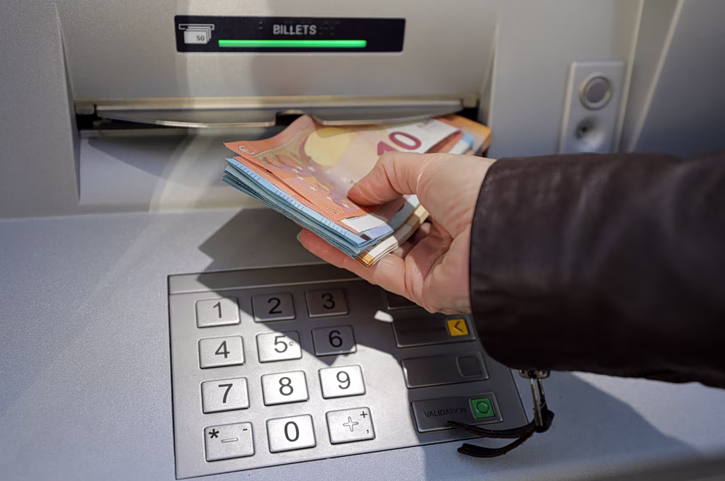 Σοκ για περισσότερους από 400.000 συναξιούχους – Απώλειες 888 εκατ. ευρώ μέσα το 2026