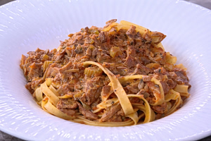 Ο Δημήτρης Σκαρμούτσος ετοιμάζει ματσάτα μπολονέζ μανιταριών