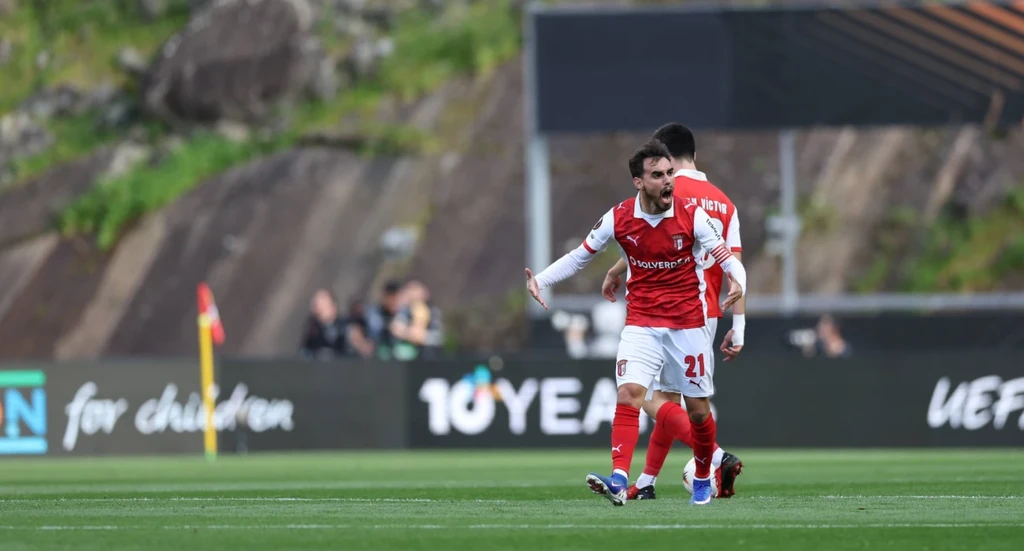 Καταιγιστική η Μπράγκα, «σάρωσε» τη Φερεντσβάρος και περιμένει το νικητή του ζευγαριού Παναθηναϊκός – Μπέτις για τους «8»