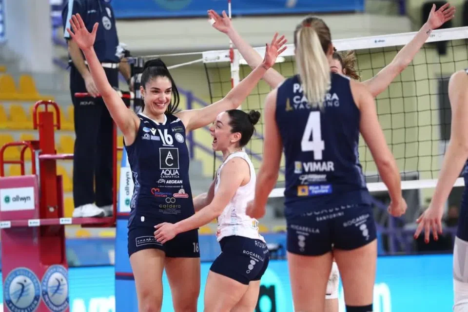 ΑΟ Θήρας – ΠΑΟΚ 3-0: «Περίπατος» και πρόκριση στον τελικό του Κυπέλλου Ελλάδας Βόλεϊ – Συγκινητικό πανό των οπαδών του ΠΑΟΚ (pic)