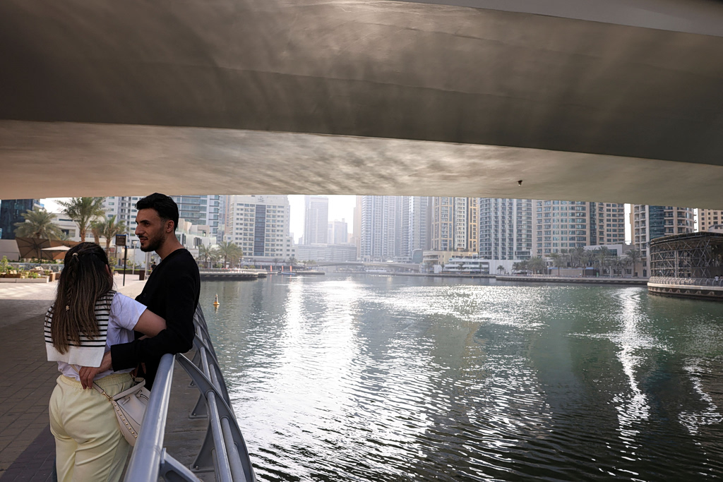 Mε 100 ευρώ ζεις σαν εμίρης: Βουτιά των τιμών στα χλιδάτα ξενοδοχεία στο Ντουμπάι