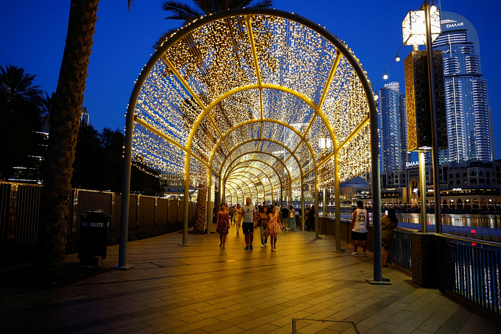Πανικό σε τουρίστες προκάλεσε ο ήχος του «κανονιού του ιφτάρ» στο Ντουμπάι (video)