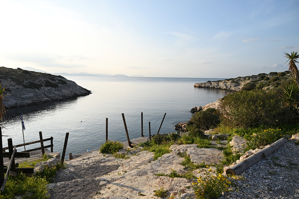 Λιμανάκια Βουλιαγμένης: «Σβήνουν» οι ελπίδες για τον 34χρονο δύτη που χάθηκε στο «πηγάδι του διαβόλου»