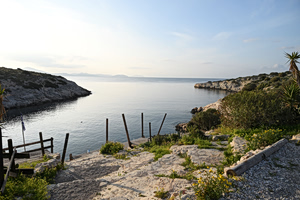 Λιμανάκια Βουλιαγμένης: «Σβήνουν» οι ελπίδες για τον 34χρονο δύτη που χάθηκε στο «πηγάδι του διαβόλου»