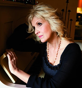 Ελένη Ζιώγα: «Είχα ανάγκη να γίνω ορατή»