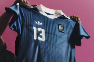 Νέο κεφάλαιο με… ιστορία: Η εκτός έδρας φανέλα της Εθνικής και το μήνυμα πίσω από το 1926