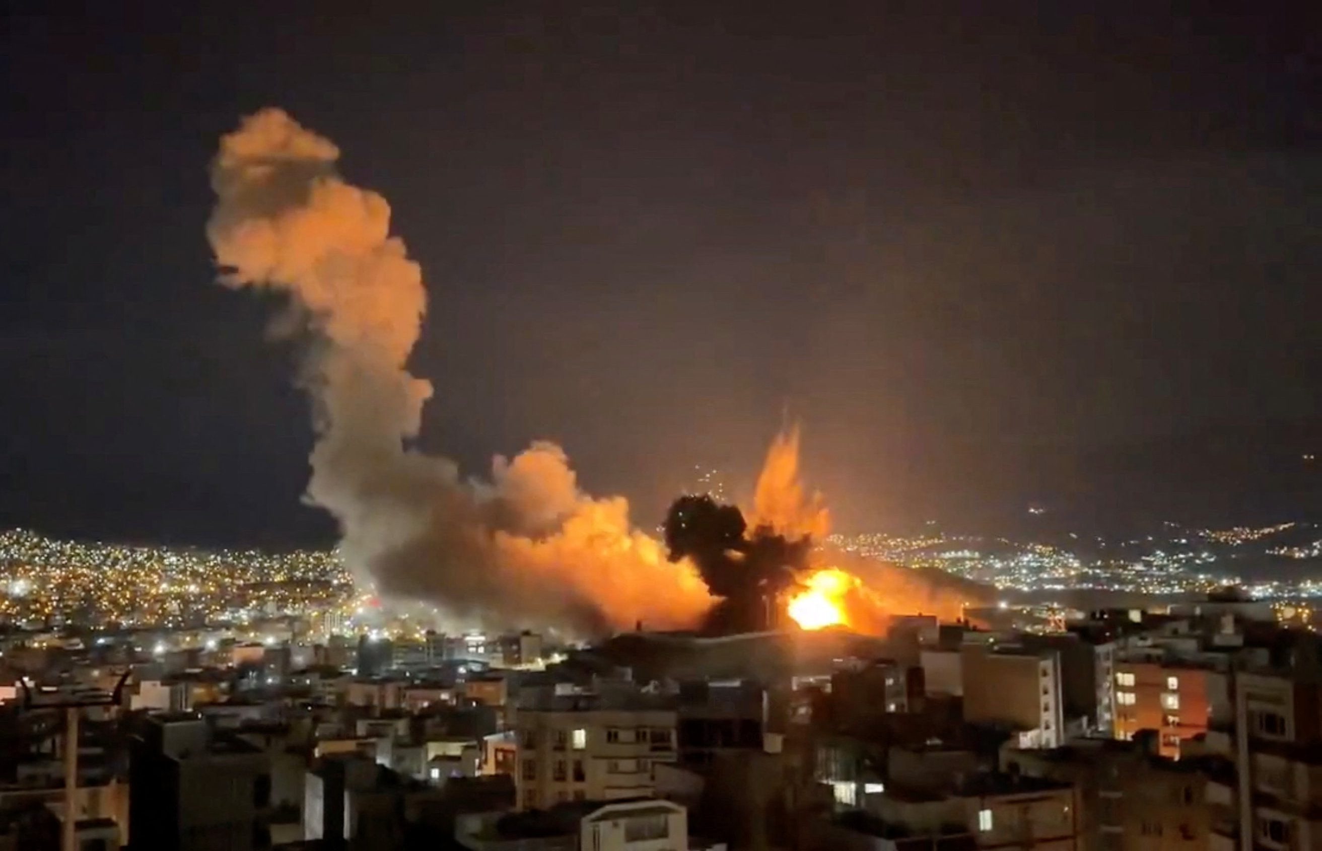 Politico &ndash; &Mu;έ&sigma;&eta; &Alpha;&nu;&alpha;&tau;&omicron;&lambda;ή: &Alpha;&pi;ό &pi;ό&lambda;&epsilon;&mu;&omicron; &pi;έ&nu;&tau;&epsilon; &epsilon;&beta;&delta;&omicron;&mu;ά&delta;&omega;&nu; &sigma;&epsilon; &sigma;ύ&gamma;&kappa;&rho;&omicron;&upsilon;&sigma;&eta; &mu;&eta;&nu;ώ&nu;, &sigma;ύ&mu;&phi;&omega;&nu;&alpha; &mu;&epsilon; &tau;&omicron; &Pi;&epsilon;&nu;&tau;ά&gamma;&omega;&nu;&omicron;