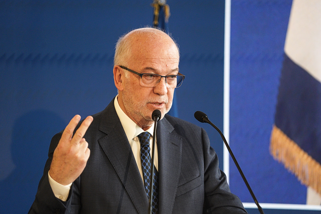 Απάντηση Φλωρίδη σε Καρυστιανού: Στις δίκες δεν προβλέπονται ειδικές θέσεις για υποψήφιους αρχηγούς κομμάτων