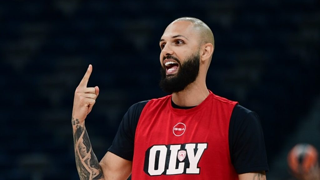 Η απίθανη ατάκα του Φουρνιέ στα ελληνικά: «Ρε μπαγάσηδες… » (pic)