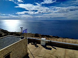 Αποκλεισμένοι στη Γαύδο μαθητές από τη Βούλα λόγω καιρού – Ενδέχεται να επιστρέψουν με φρεγάτα του Πολεμικού Ναυτικού