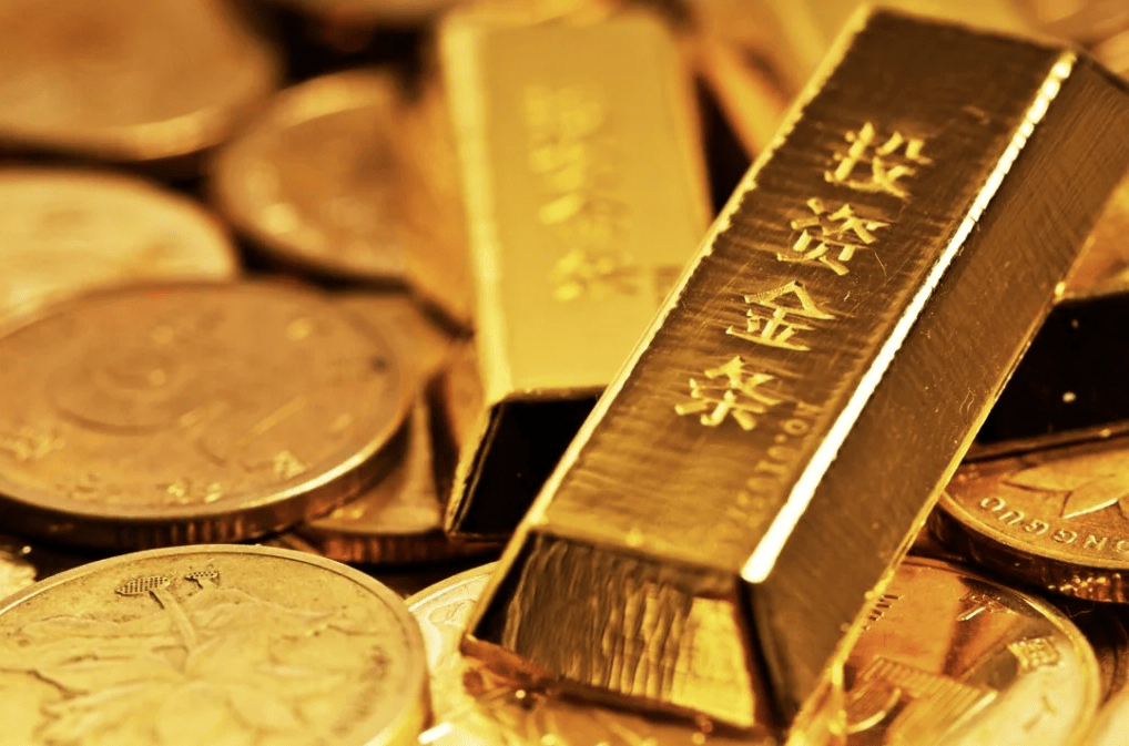 Ο χρυσός πέφτει κάτω από τα 5.000 δολάρια για πρώτη φορά από τον Φεβρουάριο