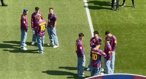 Στα χνάρια του «μάγου»: Η Μπαρτσελόνα τίμησε τον Ροναλντίνιο με μια κίνηση γεμάτη νόημα