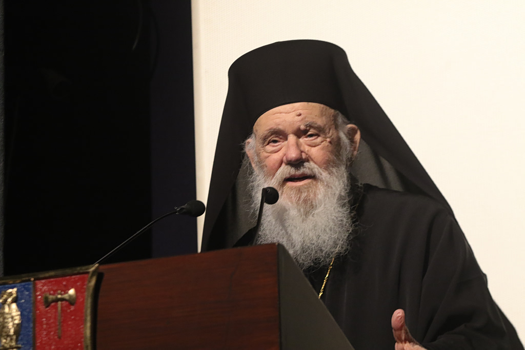 Ιερώνυμος: Έχει σημασία σε σκοτεινούς καιρούς οι νέοι να κινούνται με άξονα τις αρχές και τις αξίες του ανθρωπισμού