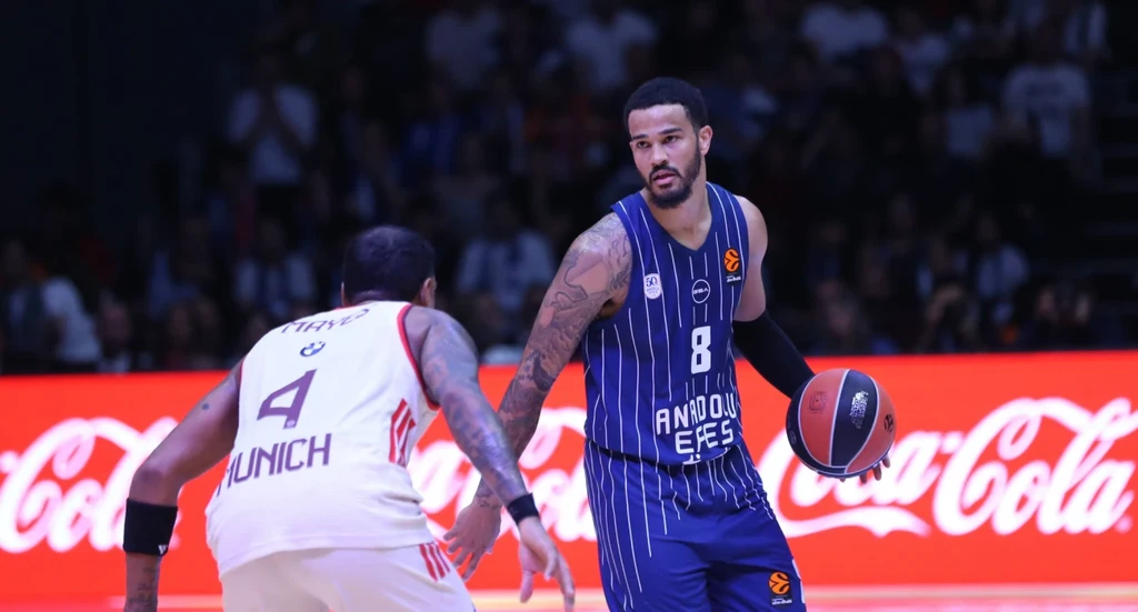 Μπάγερν – Αναντολού Εφές 80-81: Με buzzer τρίποντο του Σουάιντερ η Εφές έφυγε με νίκη στο φινάλε