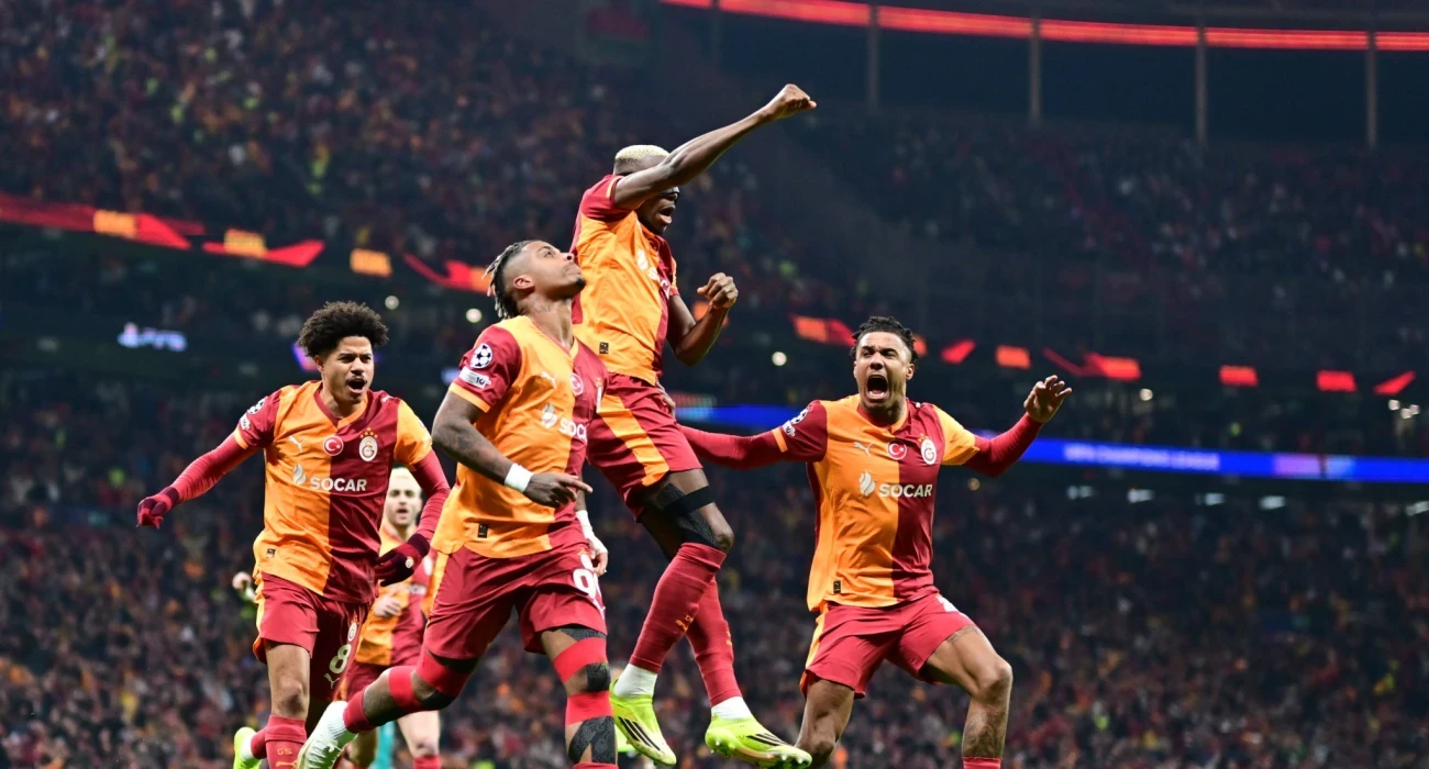 &Eta; &Gamma;&alpha;&lambda;&alpha;&tau;&alpha;&sigma;&alpha;&rho;ά&iota; έ&kappa;&alpha;&nu;&epsilon; &tau;&omicron; &pi;&rho;ώ&tau;&omicron; &beta;ή&mu;&alpha; &kappa;ό&nu;&tau;&rho;&alpha; &sigma;&tau;&eta;&nu; &Lambda;ί&beta;&epsilon;&rho;&pi;&omicron;&upsilon;&lambda; &gamma;&iota;&alpha; &tau;&omicron;&upsilon;&sigmaf; &laquo;8&raquo; &tau;&omicron;&upsilon; Champions League