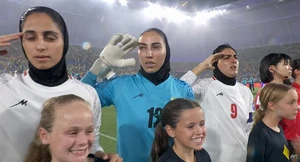 Οι παίκτριες του Ιράν από τη σιωπή στον στρατιωτικό χαιρετισμό στο Κύπελλο Ασίας