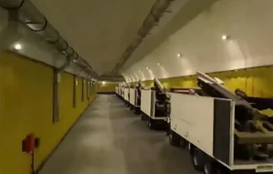 Η τεράστια «πόλη» στα έγκατα του Ιράν που τρομάζει – Τούνελ γεμάτα πυραύλους και drones (video)