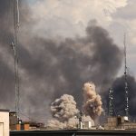 Ιράν: Η συγκλονιστική στιγμή βομβαρδισμού κτιρίου του καθεστώτος στo κέντρο της Τεχεράνης