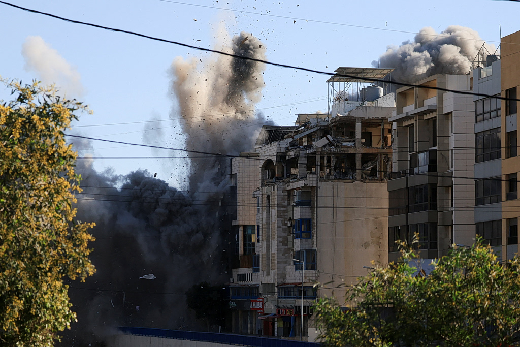 Τραμπ: Έχουμε δουλειά να κάνουμε, αλλά δεν θα μείνουμε για πολύ – Στόχος του Ιράν αμερικανικές εταιρείες στην περιοχή από 1η Απριλίου