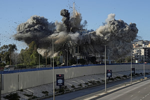 Αναλυτές για επιχειρήσεις ΗΠΑ: Τα αμερικανικά πλήγματα κατά Ιράν ίσως συνιστούν εγκλήματα πολέμου στη Μέση Ανατολή