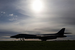 «Κι αν οι Αμερικανοί πάνε ξαφνικά σπίτι τους;» H εκτίμηση ότι ο Τραμπ θα αφήσει το Ισραήλ να πολεμά μόνο του