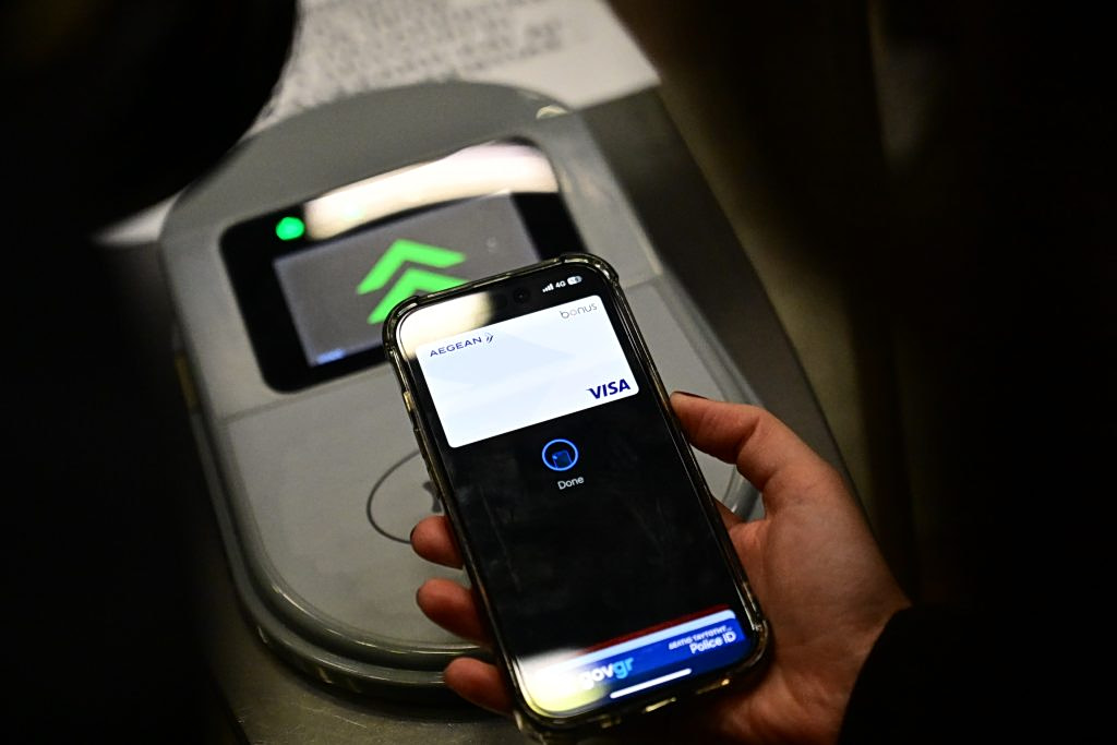 ΜΜΜ χωρίς εισιτήριο: Τσουχτερό πρόστιμα με αύξηση κατά 30 ευρώ – Αυστηρές ποινές για επιθέσεις σε ελεγκτές