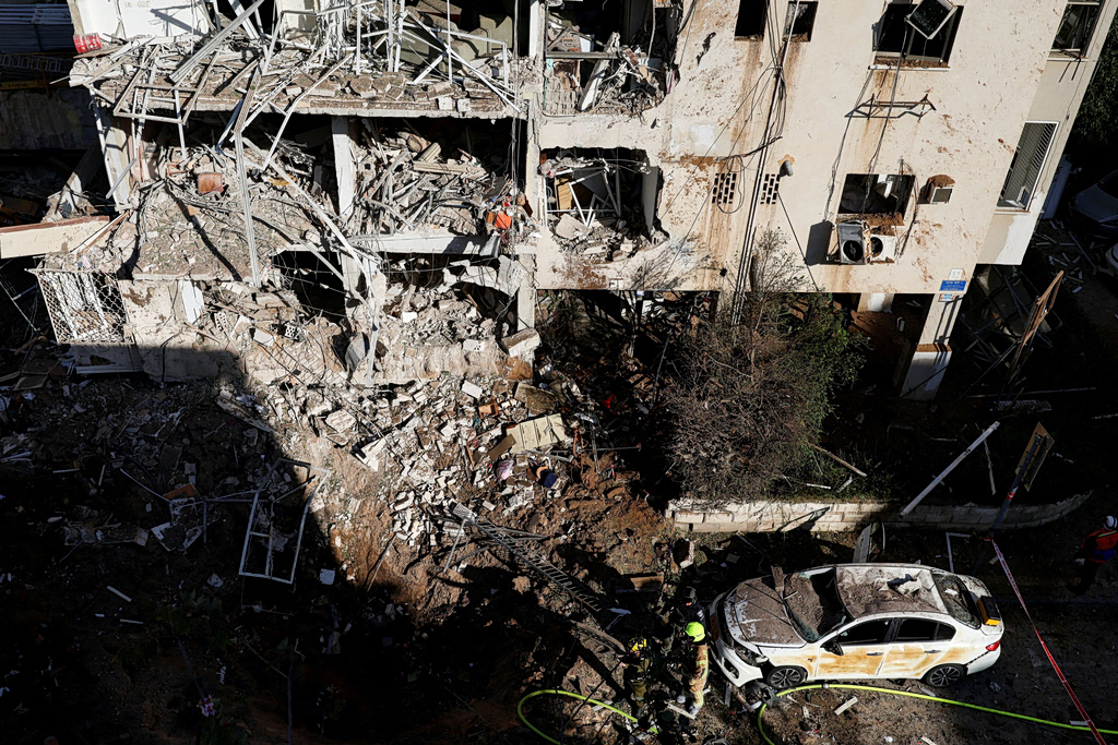 Σφοδρή πυραυλική επίθεση του Ιράν στο Τελ Αβίβ – Αραγτσί: ΗΠΑ και Ισραήλ υπεύθυνοι για την κατάσταση στα Στενά Ορμούζ