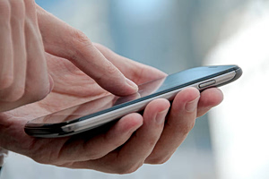 «Καμπανάκι» για αποστολή παραπλανητικών SMS για δήθεν τροχαίες παραβάσεις- Τι πρέπει να προσέχετε