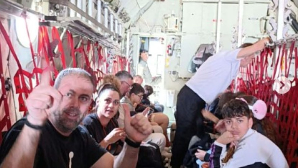 Στον δρόμο της επιστροφής από το Άμπου Ντάμπι οι συνοδοί της αποστολής Κ18 του Άρη