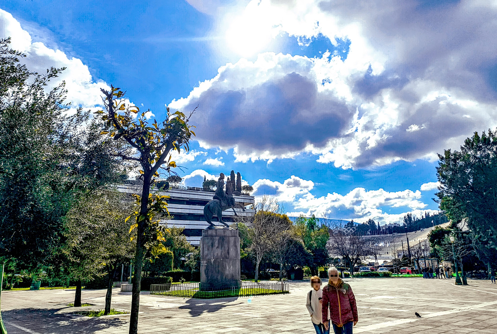 Καιρός: Με ηλιοφάνεια η έναρξη της εβδομάδας – Αστάθεια και πτώση θερμοκρασίας στη συνέχεια