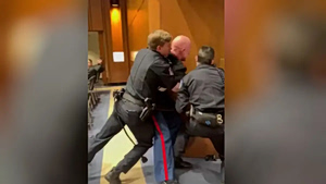 Επεισόδιο στο Καπιτώλιο: Έβγαλαν σηκωτό βετεράνο πεζοναύτη που διαδήλωσε κατά του Ισραήλ