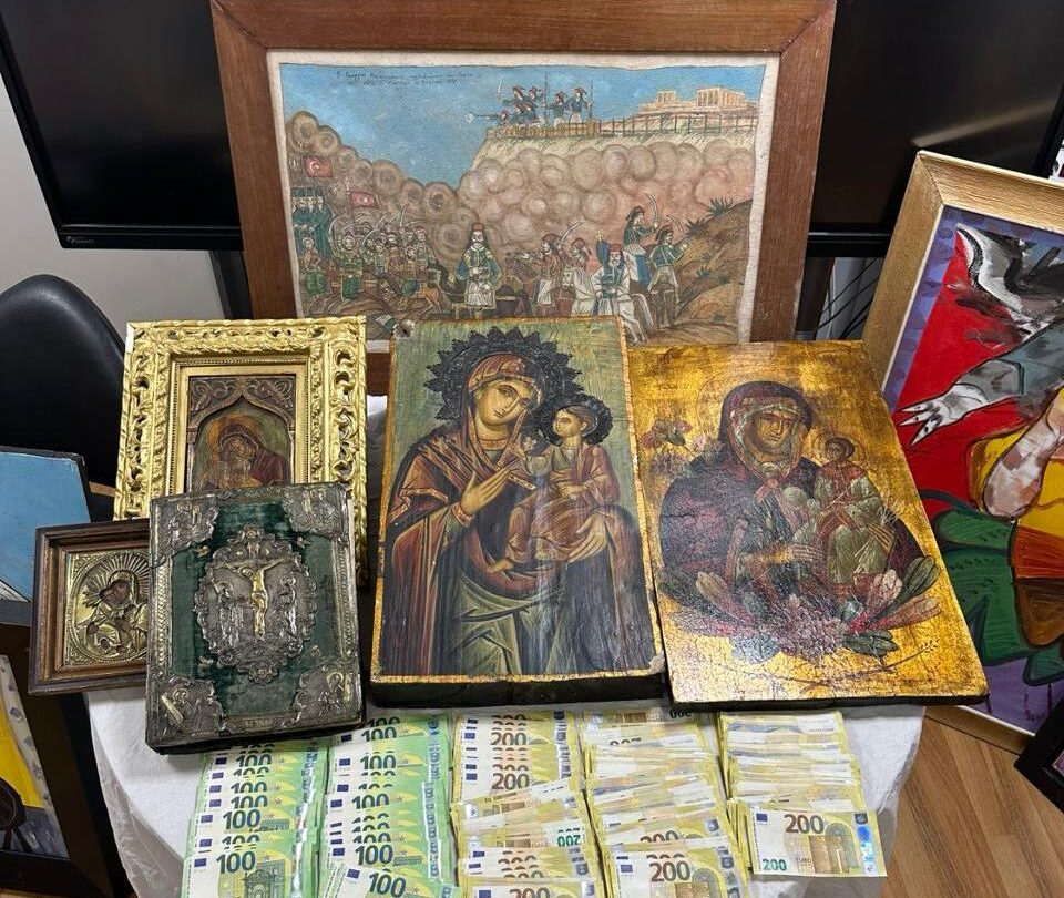 Σύλληψη Γιώργου Τσαγκαράκη: Γνήσιοι μόνο επτά από τους 300 πίνακες – Μία γυναίκα στα «χέρια» των Αρχών, τι εξετάζουν