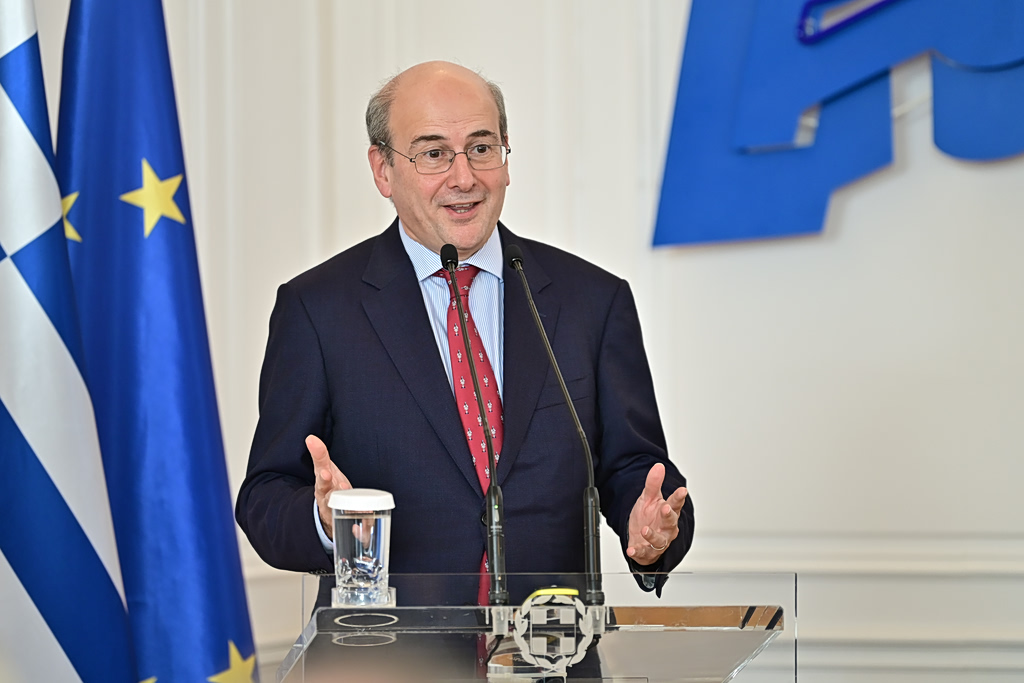 Κωστής Χατζηδάκης: Κοντά στα €70 δισ. οι ευρωπαϊκοί πόροι για την επταετία 2028-2034