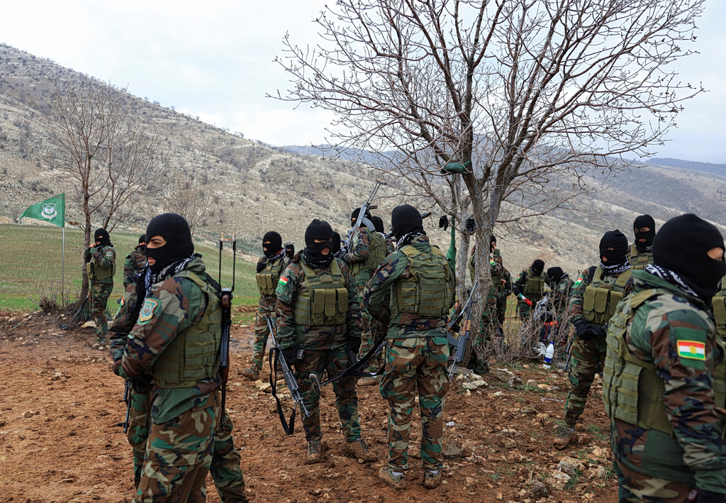 Axios: CIA και Μοσάντ πίσω από τις φερόμενες χερσαίες επιθέσεις Κούρδων ενάντια στο Ιράν