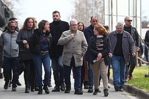 Δίκη Τέμπη – Κουτσούμπας: «Εμείς θα είμαστε μαζί με τον ελληνικό λαό και τους συγγενείς των θυμάτων στους δρόμους του αγώνα»