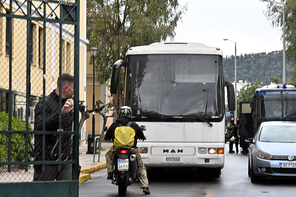 Κύκλωμα απάτης κατά ΕΦΚΑ: Το καλοστημένο σχέδιο, η χλιδάτη ζωή και τα κλάματα μετά τη σύλληψη