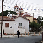 Dailymail: «Νησί φάντασμα» η Κύπρος τις ημέρες του Πάσχα –  Στο 40% οι ακυρώσεις μετά τις επιθέσεις στο Ακρωτήρι