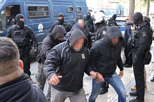 Εγκληματική οργάνωση εκμετάλλευσης αλλοδαπών εργατών: Στο «μικροσκόπιο» ιατρικές βεβαιώσεις Κέντρου Υγείας