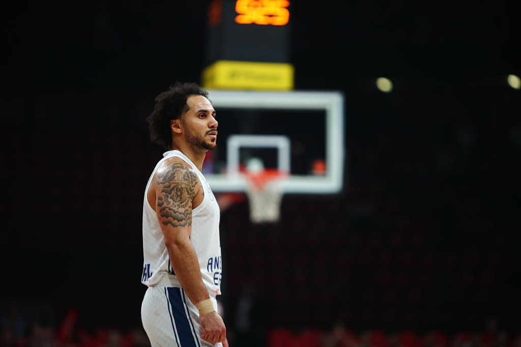 Εκτός δράσης για ακόμη 4-6 εβδομάδες ο Λάρκιν