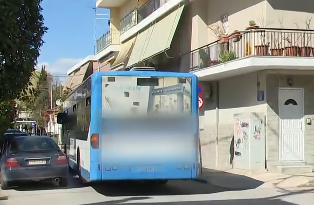 Λάρισα: Απείλησε με οπλισμένο ψαροντούφεκο οδηγό λεωφορείου μετά από καυγά