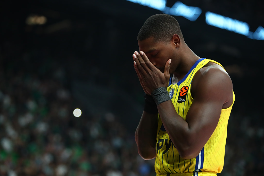 Το μήνυμα του Λόνι Γουόκερ από το Ντουμπάι: «Είμαι καλά, να επικοινωνείτε και να αγαπάτε τους δικούς σας»