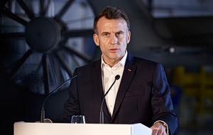 Στη Σούδα ο Εμανουέλ Μακρόν