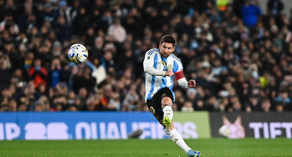 Συναγερμό σήμανε ο Σκαλόνι με Μέσι: «Ρωτήστε εκείνον για το αν θα είναι στο Παγκόσμιο Κύπελλο»