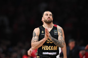 Η Μπαρτσελόνα μπαίνει στο κόλπο για την απόκτηση του Μάικ Τζέιμς