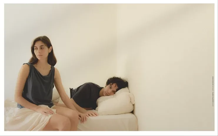 «Μικρές ταπεινώσεις» που ανοίγουν το κουτί των αναμνήσεων