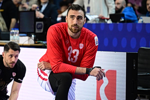 Ολυμπιακός: Προπονήθηκε ο Μιλουτίνοφ, ατομικό ακολούθησε ο Βεζένκοφ