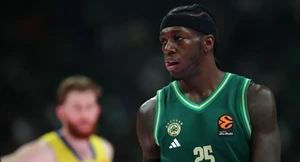 Εσπευσμένο ταξίδι του Κέντρικ Ναν στις ΗΠΑ – Πότε επιστρέφει