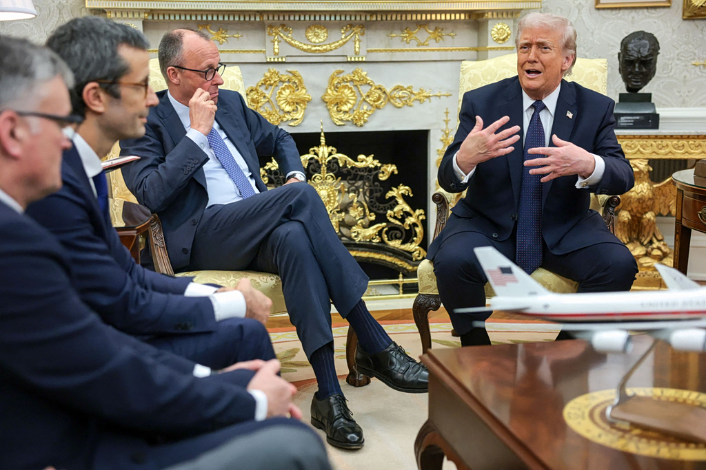 Κρύος ιδρώτας έλουσε τον εξόριστο γιο του Σάχη: Ο Τραμπ αμφισβήτησε ότι ο Ρεζά Παχλαβί μπορεί να κυβερνήσει