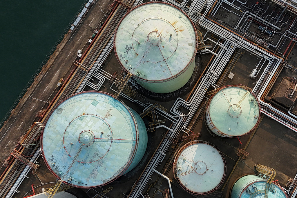 Άλμα στις τιμές πετρελαίου λόγω των ιρανικών επιθέσεων σε ενεργειακούς στόχους