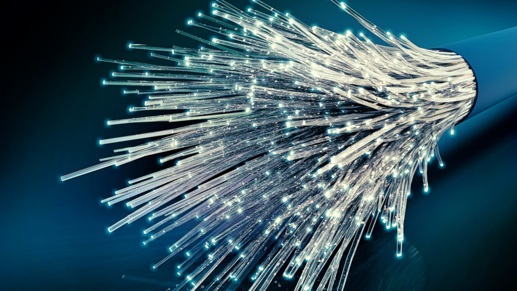 Ξεκίνησε η εμπορική διάθεση υπηρεσιών οπτικής ίνας – Ημιαστικές και αγροτικές περιοχές αποκτούν για πρώτη φορά ευρυζωνικές συνδέσεις